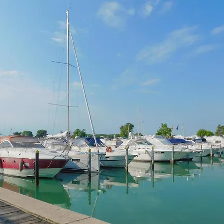 1 Bedroom In Διαμέρισμα Μπιμπιόνε